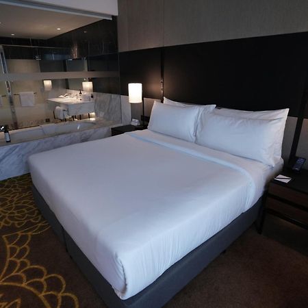 Hotel Hilton Bengaluru Embassy Manyata Business Park Extérieur photo