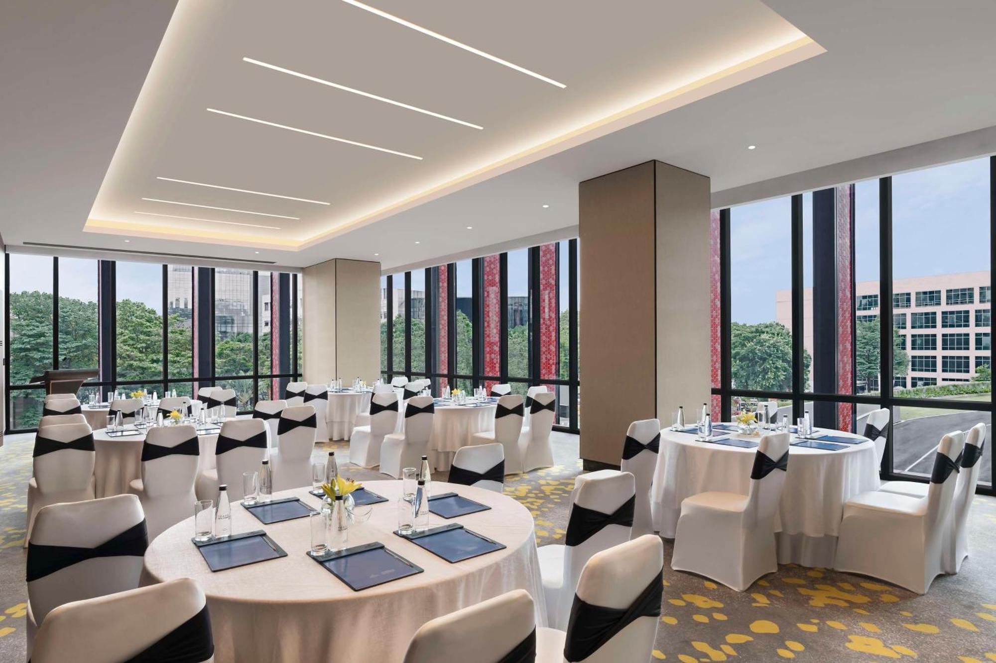 Hotel Hilton Bengaluru Embassy Manyata Business Park Extérieur photo