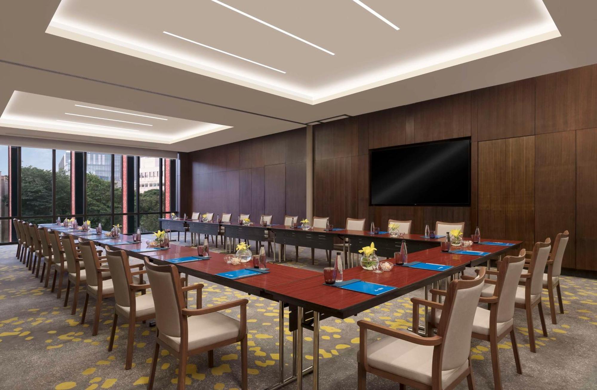 Hotel Hilton Bengaluru Embassy Manyata Business Park Extérieur photo
