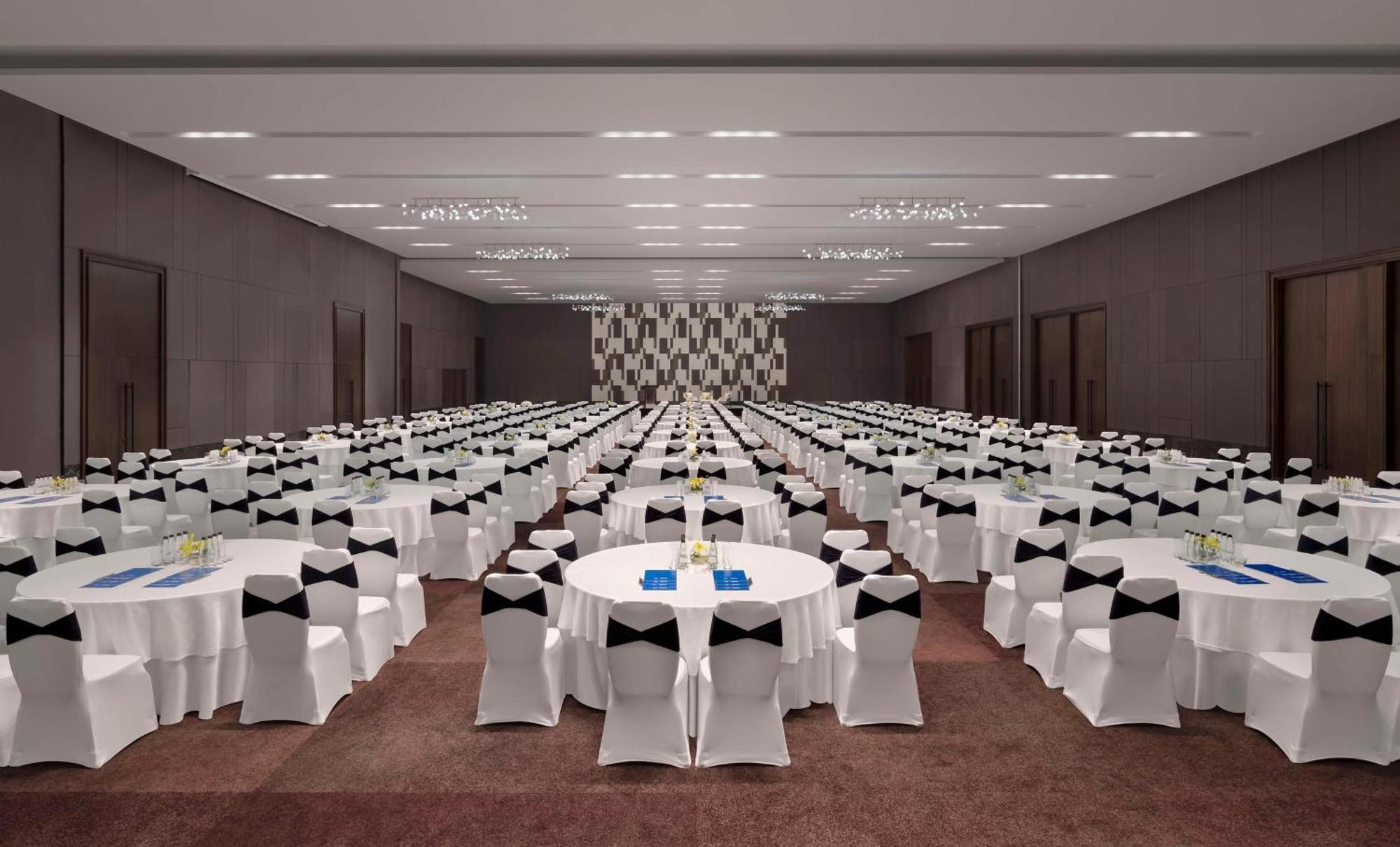 Hotel Hilton Bengaluru Embassy Manyata Business Park Extérieur photo
