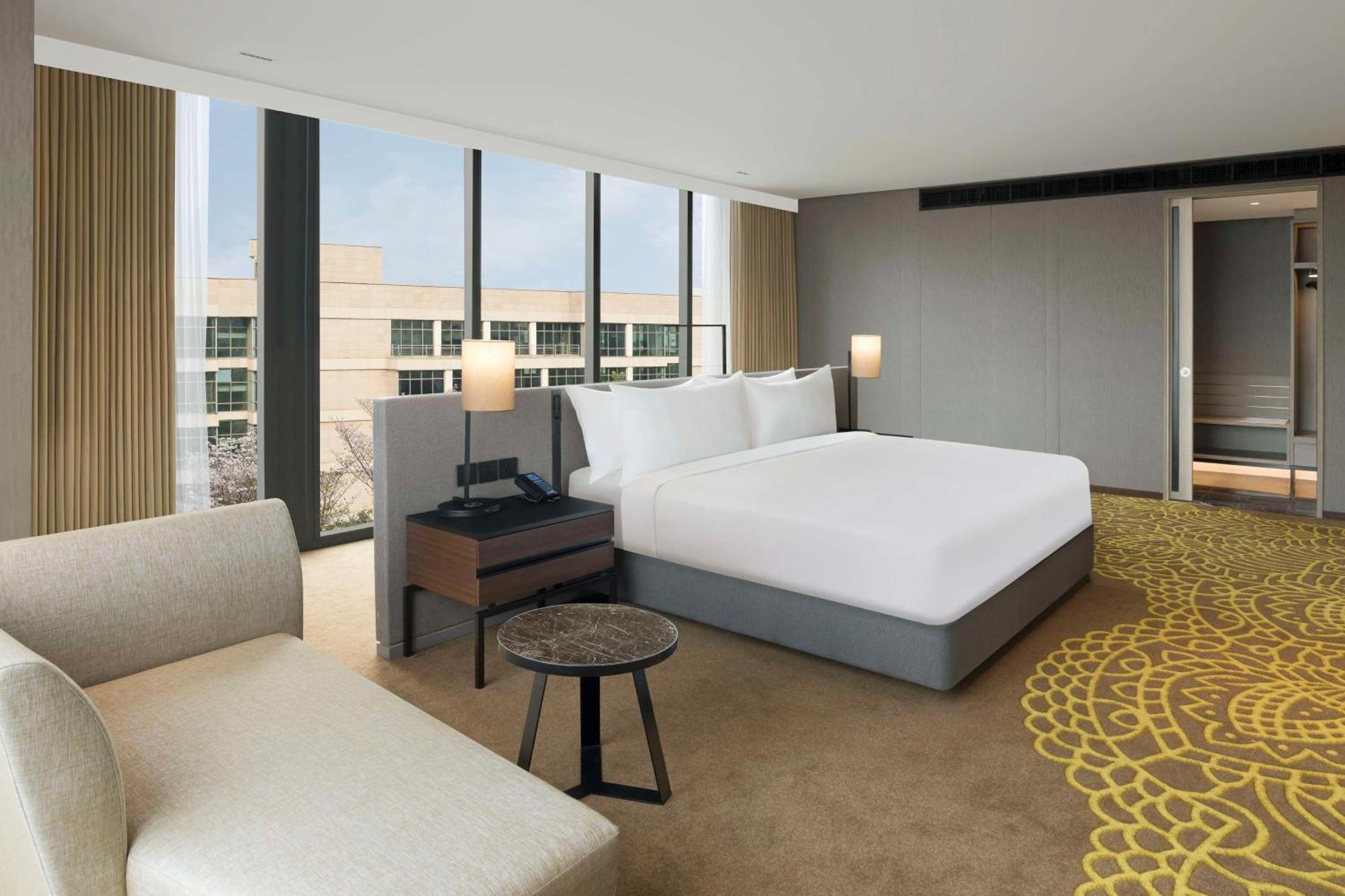Hotel Hilton Bengaluru Embassy Manyata Business Park Extérieur photo